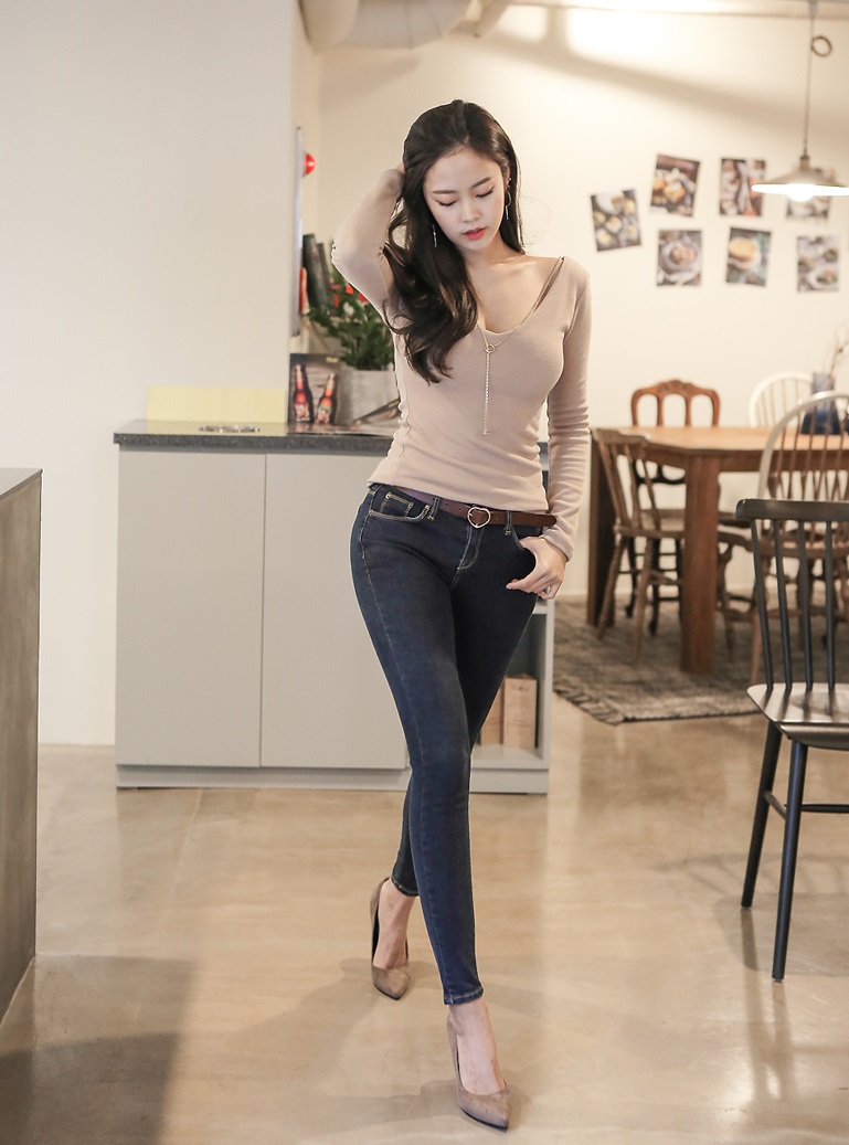 Korean Model Kim Joo Hee on Magazine Jan 2017