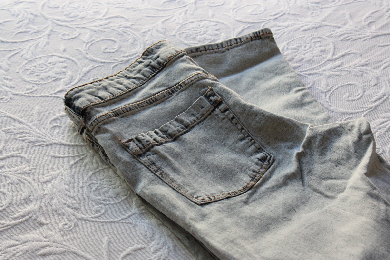 CLOSET Acid Wash H&M jeans / SIX, lifestyle blog