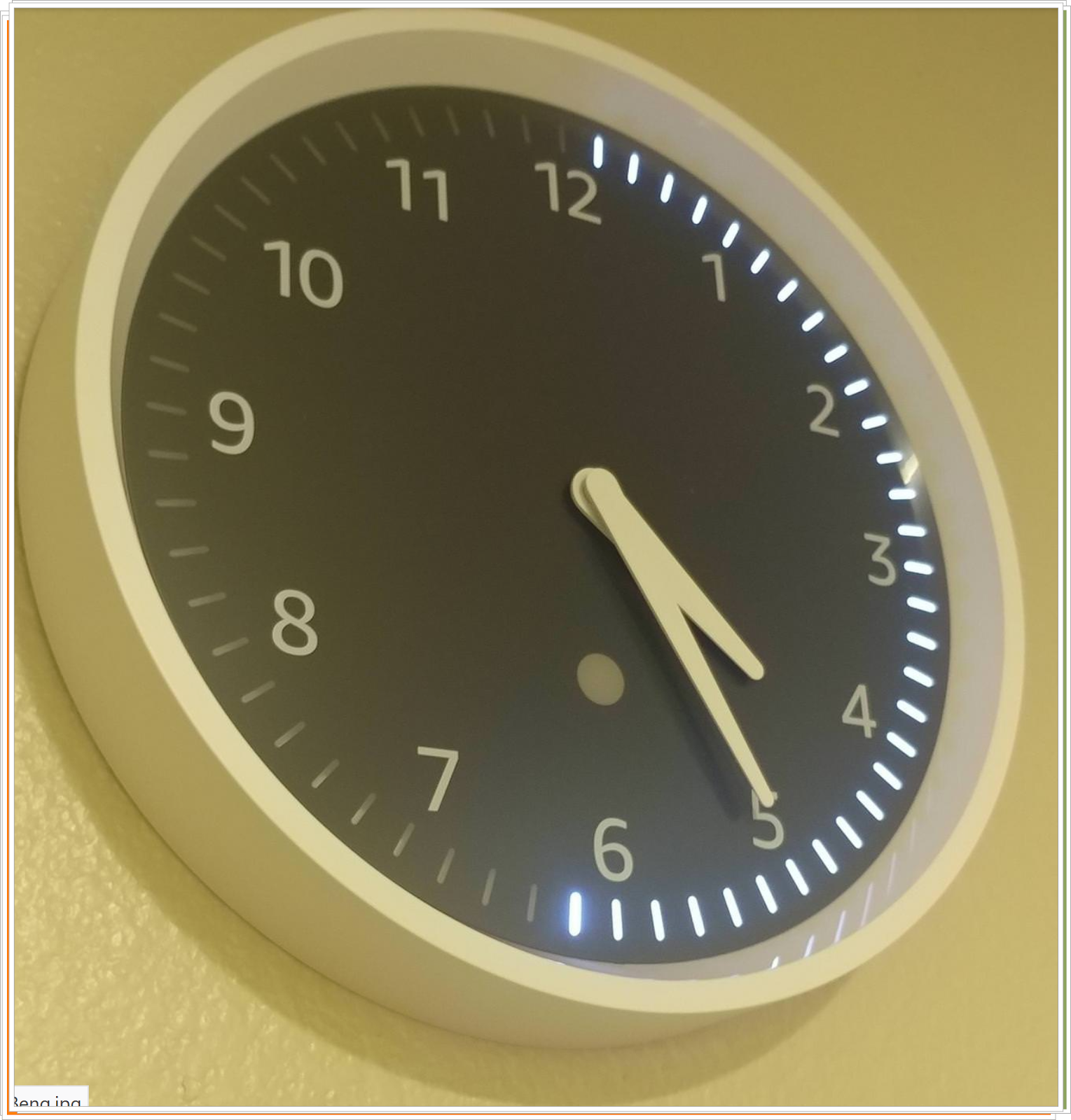 El Echo Wall Clock de Amazon es una pantalla física para sus