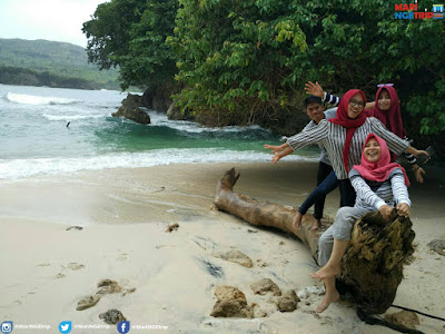 Pantai Sawah Ombo Tulung Agung Mari NGEtrip