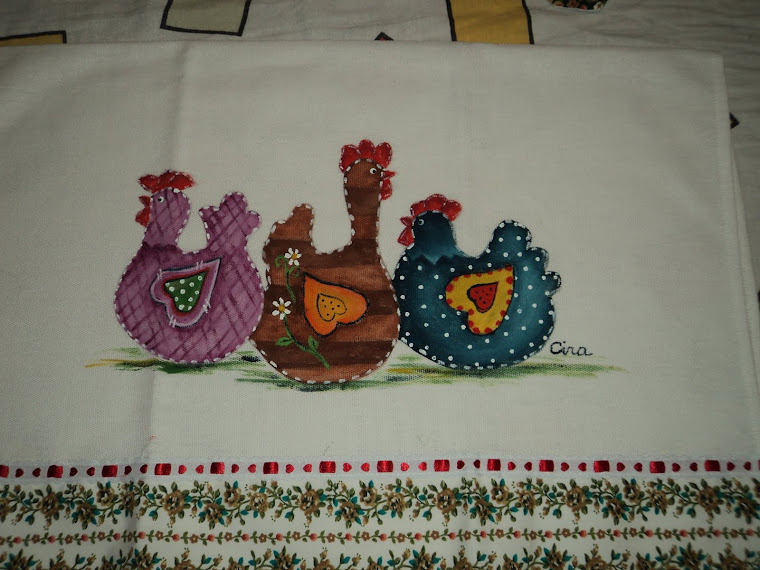 Pintura  em Panos de Prato, trio de galinhas, acabamentos em barra de tecido de algodão