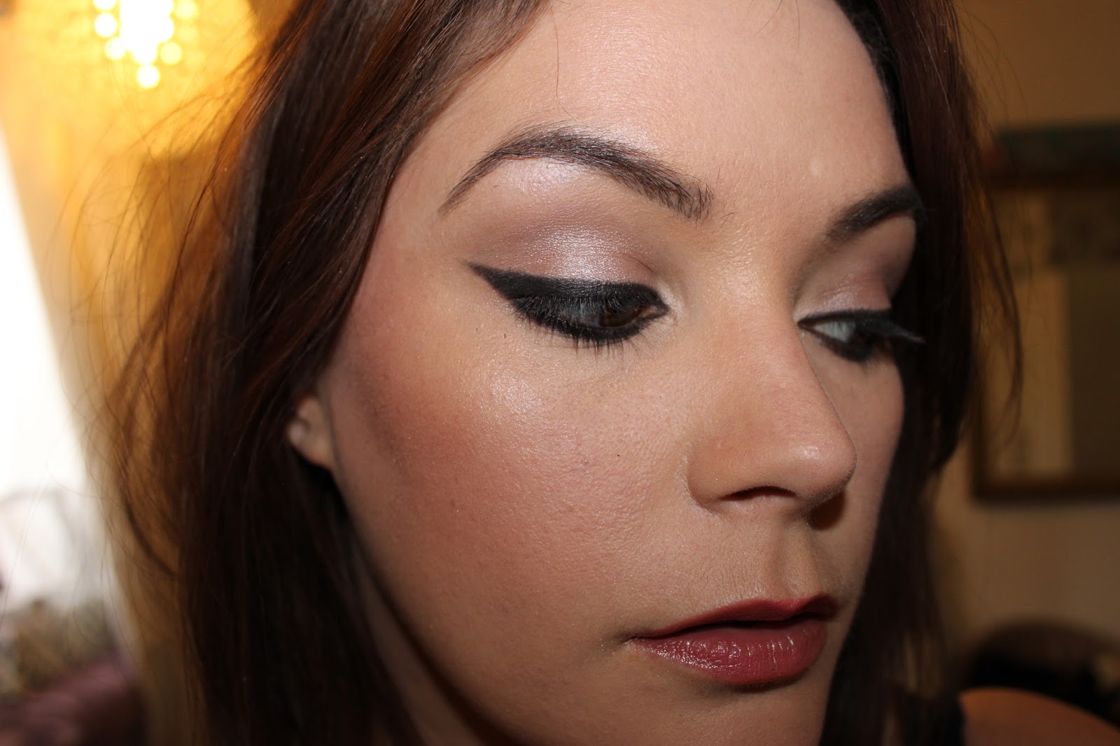 Josephine Sparkles' Beauty Blog How to Tuesday Eyeliner application