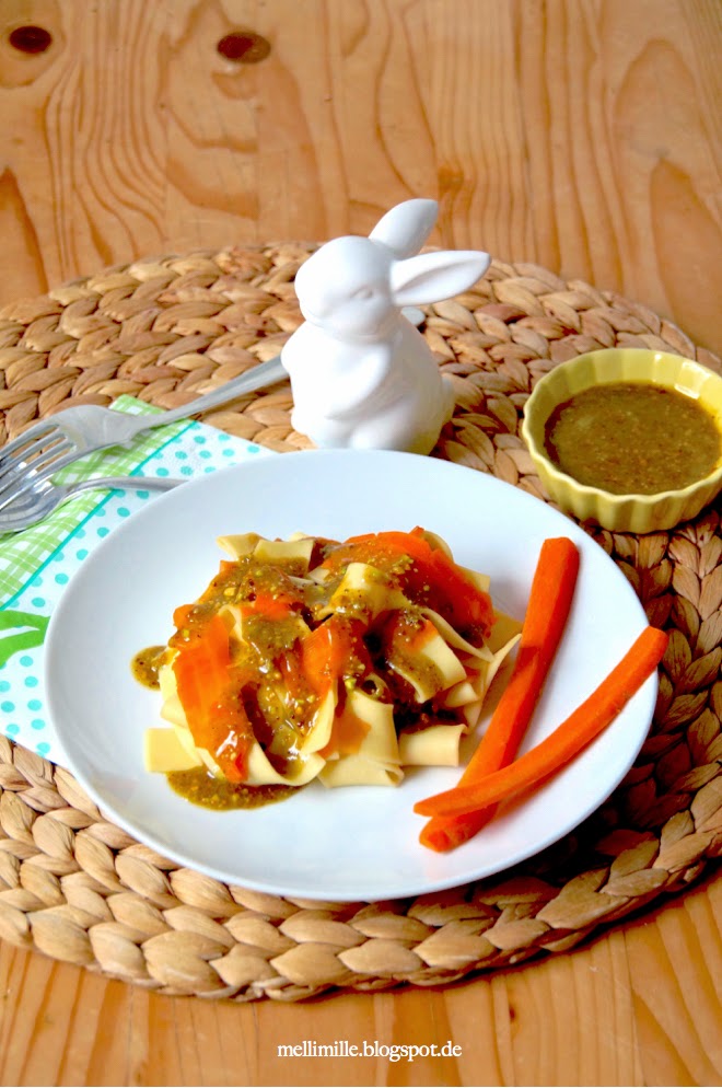 mellimille: Haddu Möhrchen #3: Bandnudeln mit Möhren und Pistazienpesto mellimille: Haddu Möhrchen #3: Bandnudeln mit Möhren und Pistazienpesto