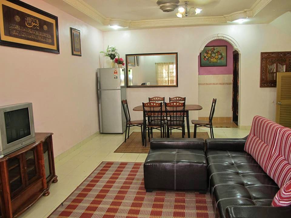 Homestay Papa Bandar Seri Putra Ii Terrace Ruang Tamu Dan Makan Dengan Suasana Rumah Yang Selesa