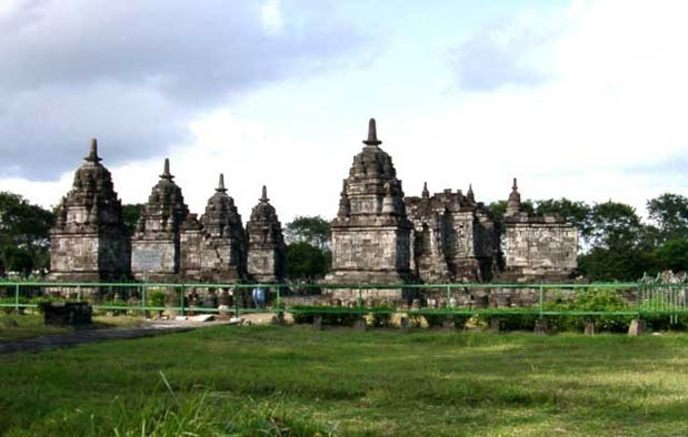 7 Candi Peninggalan Agama Budha, Keterangan, dan Gambarnya