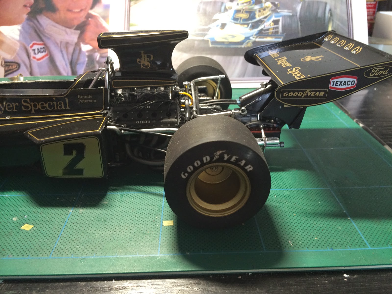 Kit Maquette F1 à Monter - JPS Lotus 72D - Échelle 1/43 - SRC