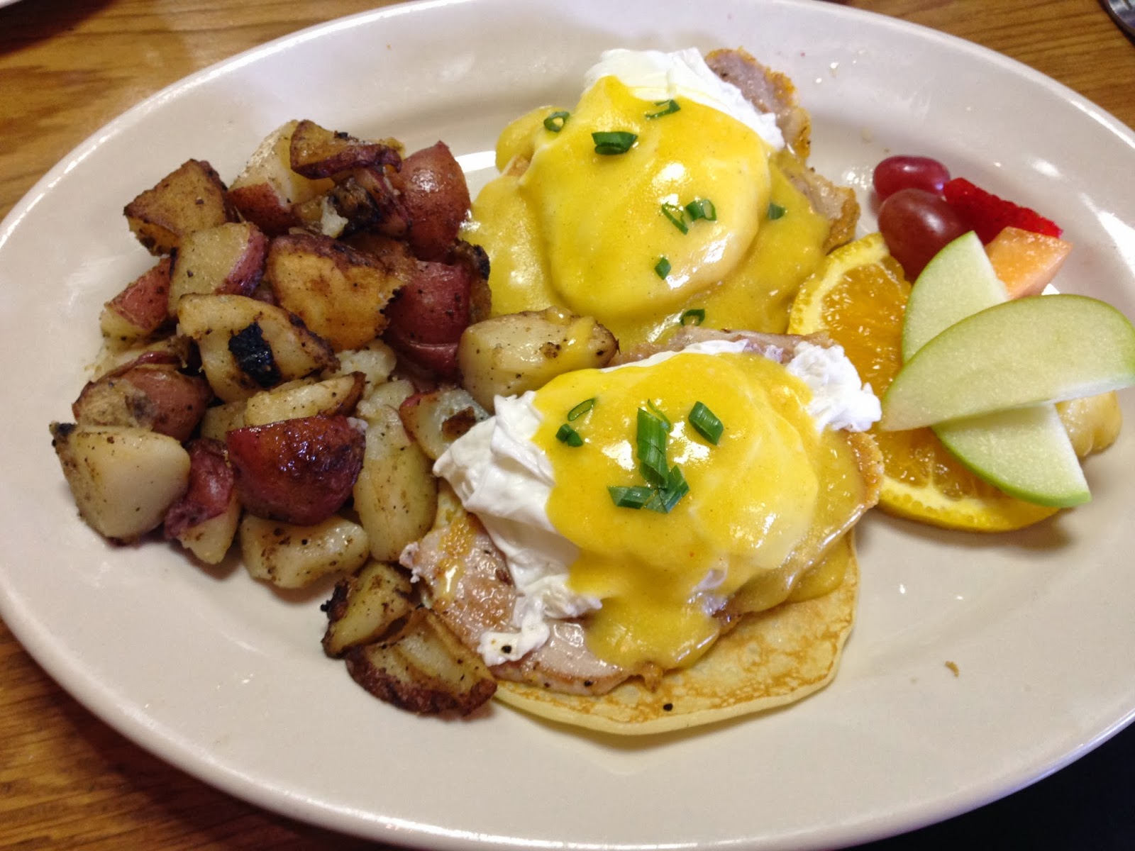 Lauribeth Loves Eggsellence at Break'n Eggs