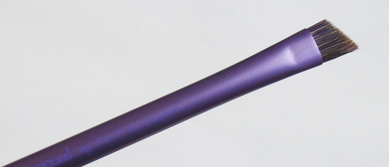 little white truths Real Techniques Brow Brush review