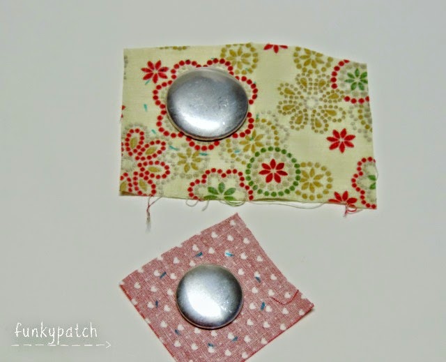 Tutorial para decorar un una corona de Navidad de porexpán con botones forrados y yo-yos