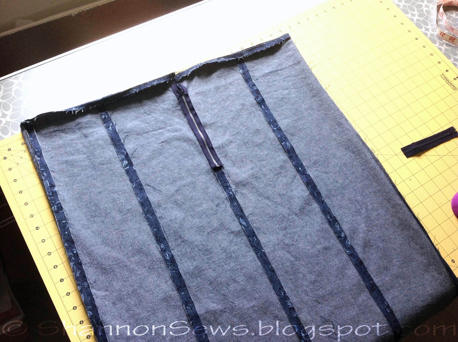 Shannon Sews Sewing a straight skirt a first!