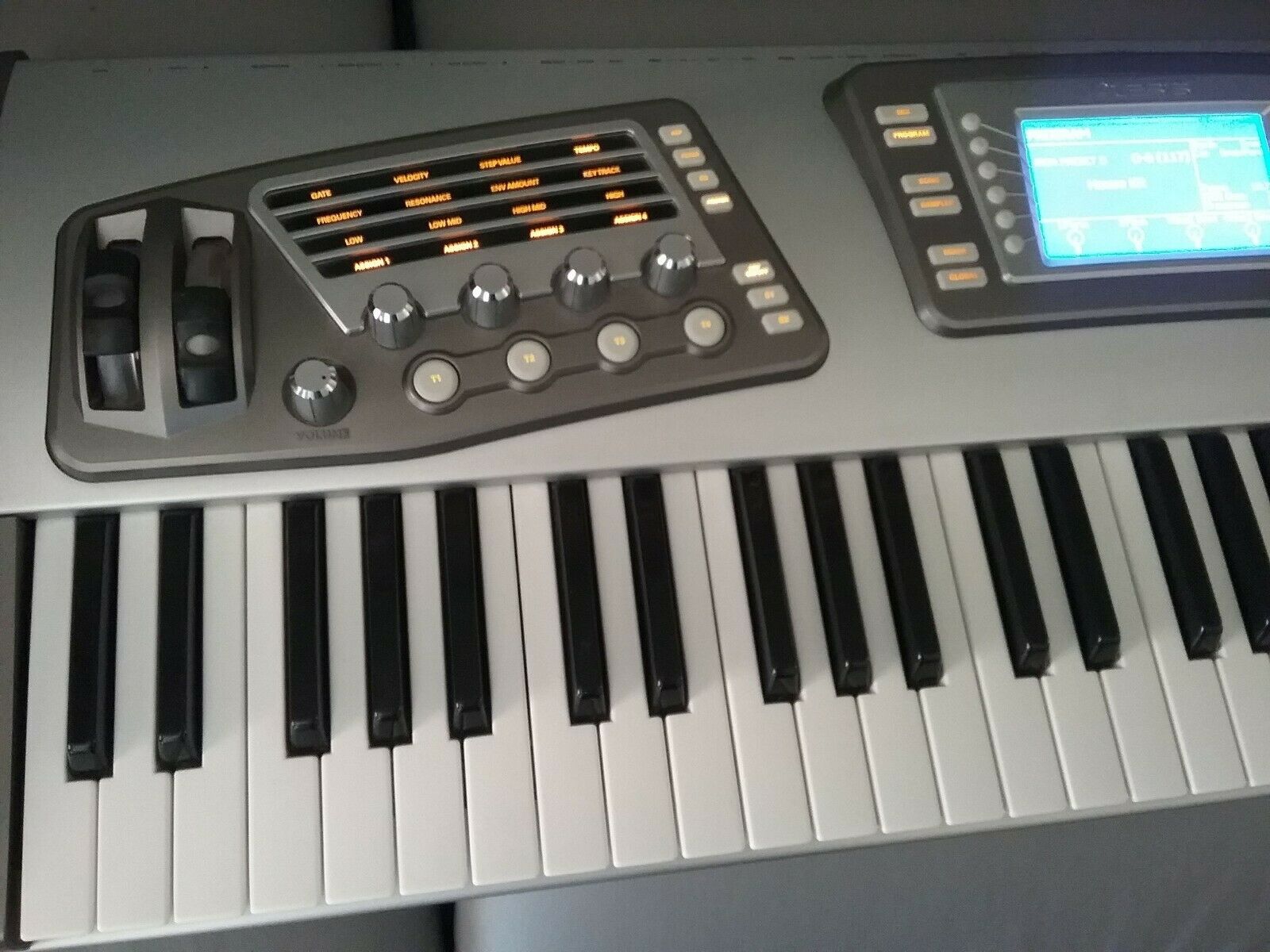 MATRIXSYNTH: Alesis Fusion 6HD Keyboard Synthesizer