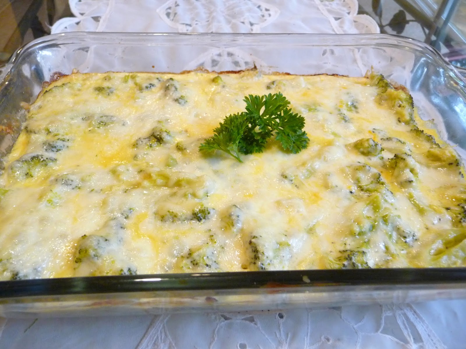 CREAMY BROCCOLI SWISS CHEESE BAKE