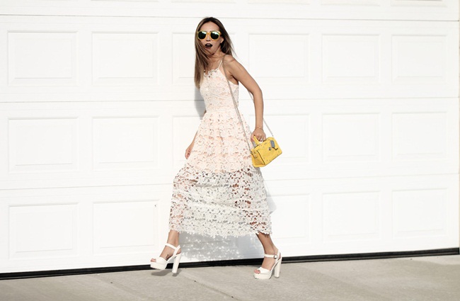 http://lookbook.nu/queenhorsfall Self-Portrait 2015 SS Azaelea Floral-Lace Mid-Length Dress