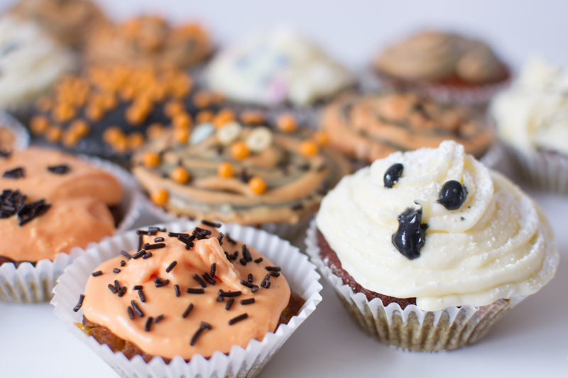 white chocolate chip cupcakes cream cheese frosting Halloween Pumpkin Spice Cupcakes Recipe