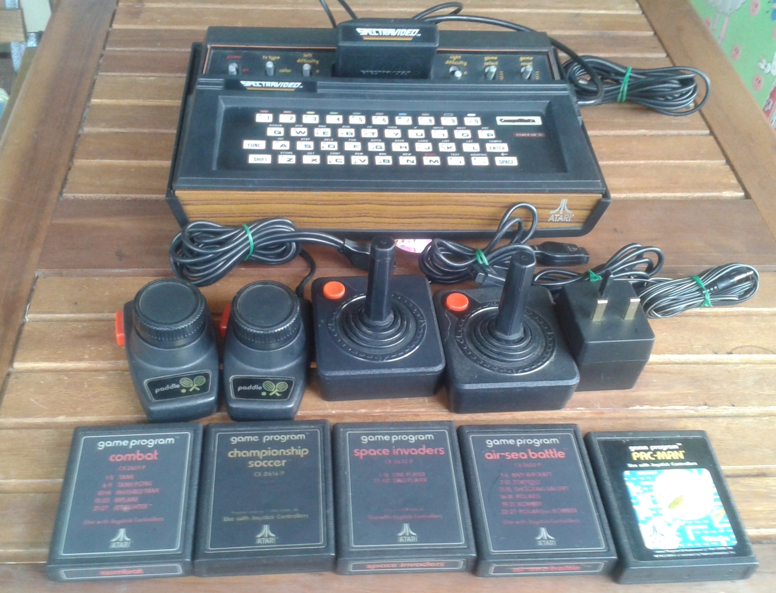 Retro Ordenadores Orty: Ordenadores Atari: Consola con teclado VCS 2600 ...