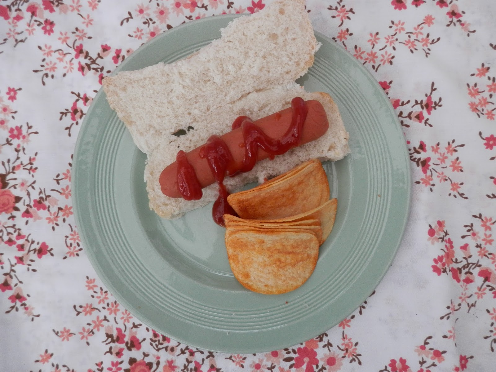 Second Hand Susie What do vegans eat? Vegan meal and snack ideas.