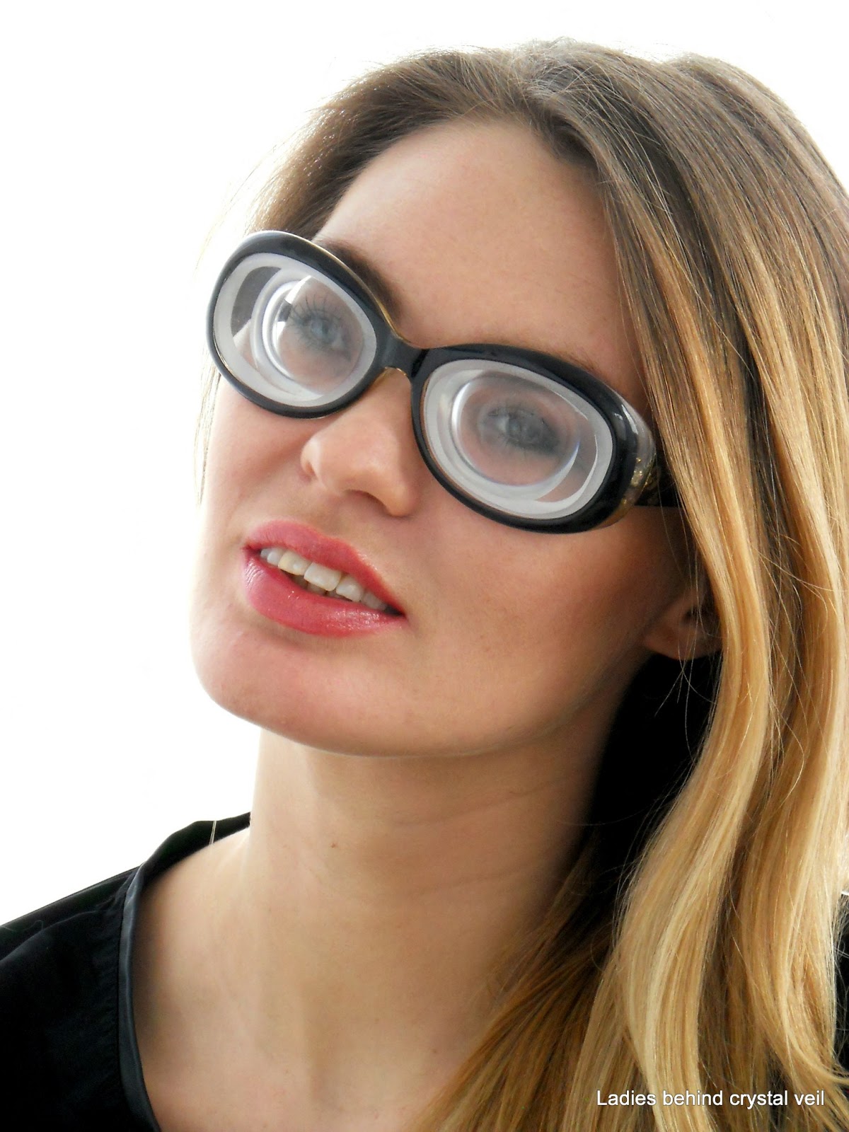 More ladies behind crystal veil: juni 2013 People With Thick Glasses