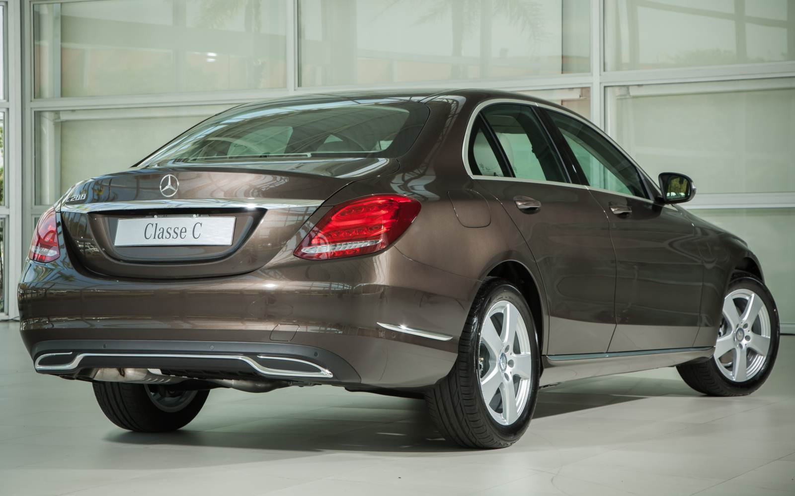 Mercedes-Benz C200 Avantgarde 2015: preço e especificações