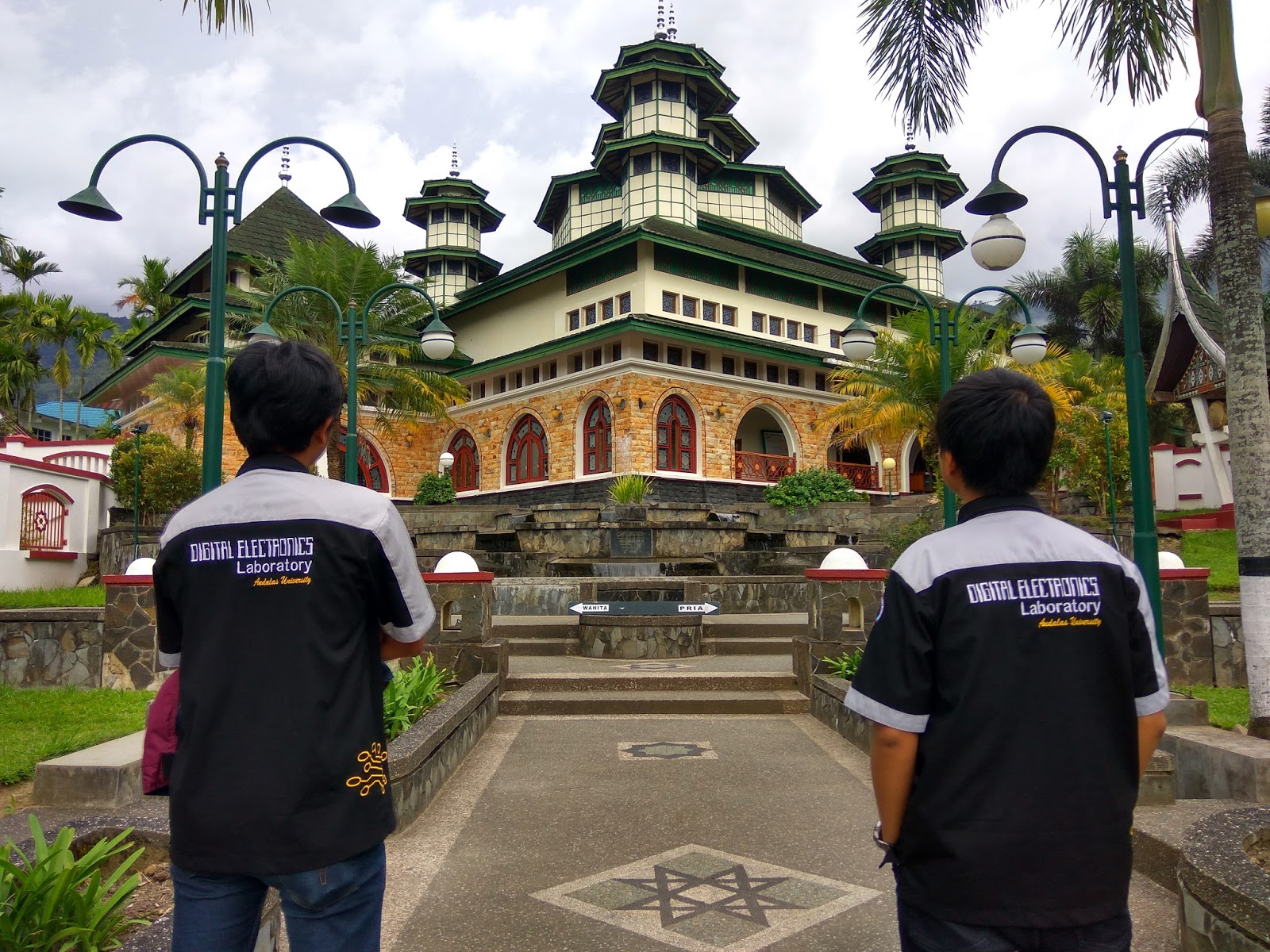 maninjau maninjau