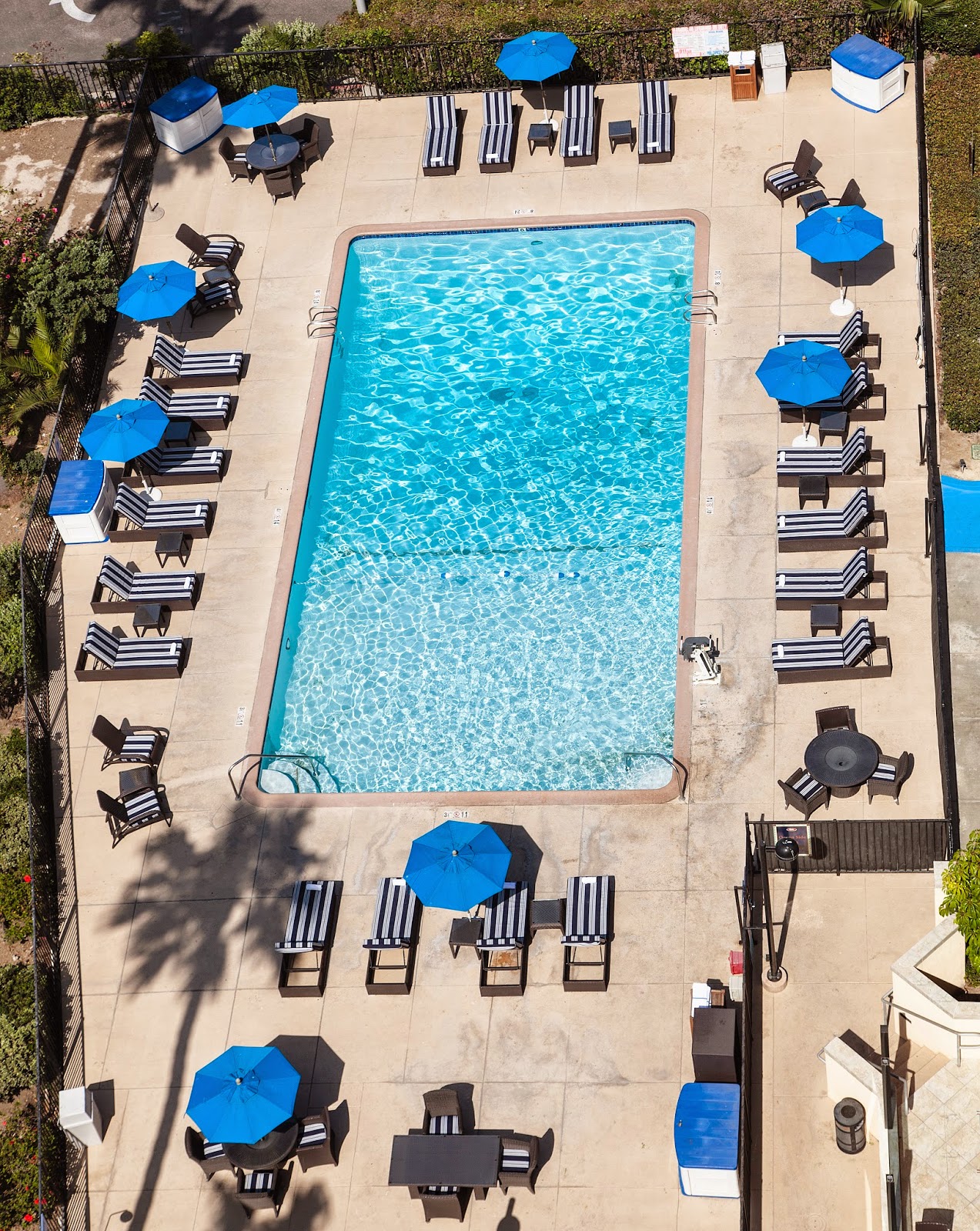 The Crowne Plaza Ventura Beach Hotel Poolside Menus