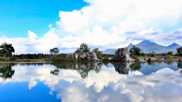 danau biru singkawang danau biru singkawang