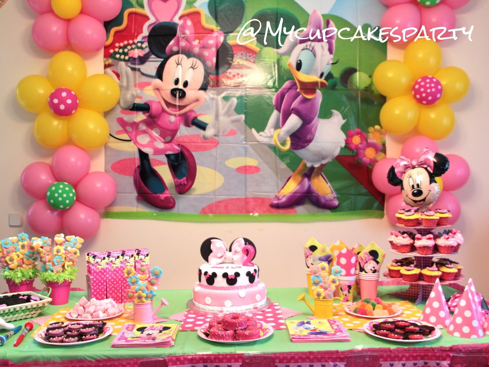 My Cupcakes Party Decoration For A Minnie Mouse Party