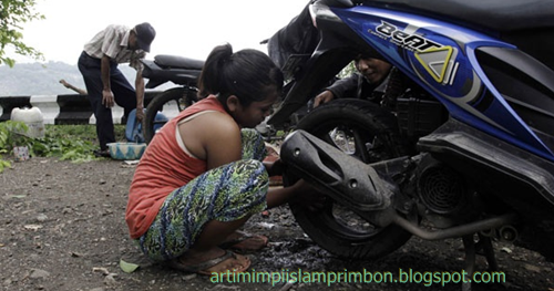14 Arti Mimpi Ban Sepeda Motor Bocor Menurut Islam Dan Primbon Jawa Lengkap Arti Mimpi Islam Primbon
