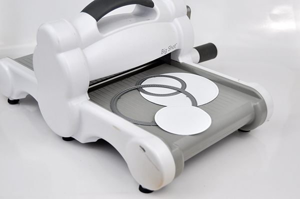 Patriotic Party Fans by Jen Gallacher from www.jengallacher.com. #partyfan #4thofjuly #patrioticcraft #papercraft #jengallacher Patriotic Party Fans by Jen Gallacher from www.jengallacher.com. #partyfan #4thofjuly #patrioticcraft #papercraft #jengallacher