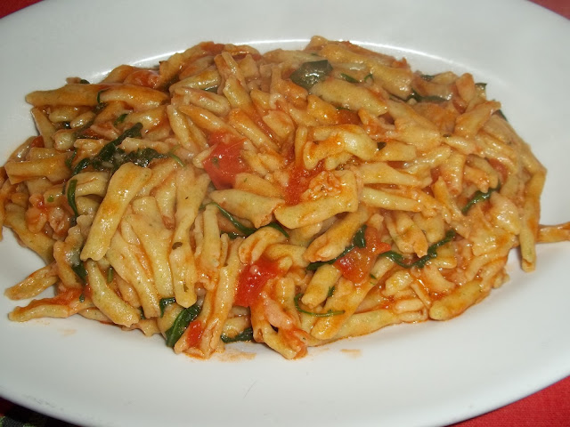 cicatelli fatti a mano con rucola  ( direttamente dalla puglia ) 