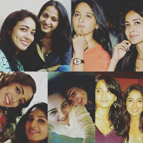 Anushka Shetty With her Friends Selfie Time