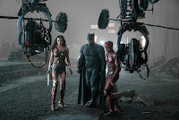 Ben Affleck, Gal Gadot and Ezra Miller on the set of Justice League (9)