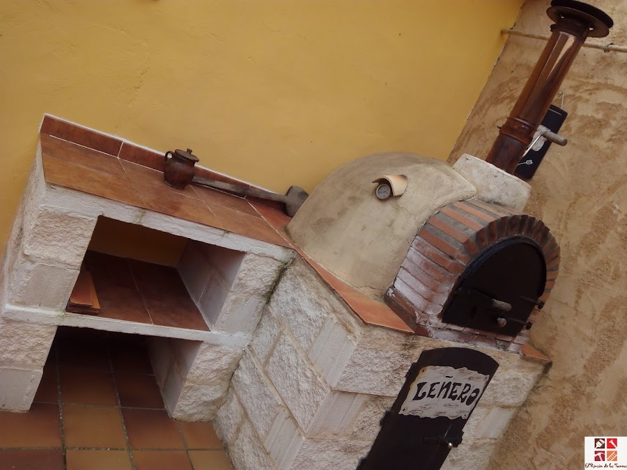 horno y mesa auxiliar de obra