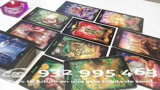 Llama ahora para una lectura de tarot. TAROT