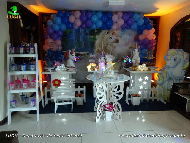 Mesa decorada para festa de aniversário teen - Unicórnio Mesa decorada para festa de aniversário teen - Unicórnio