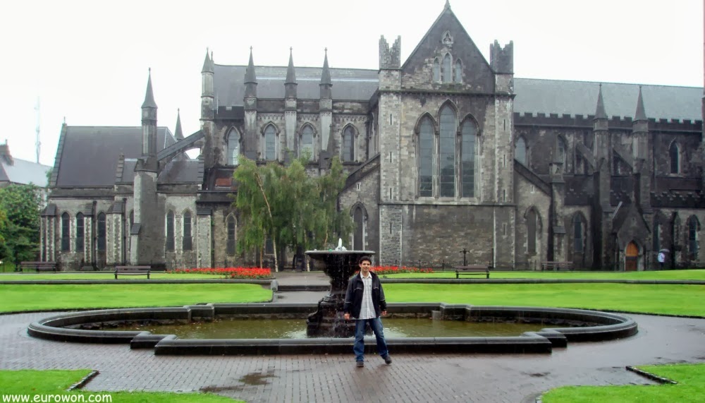 Catedral de Dublín un día de lluvia