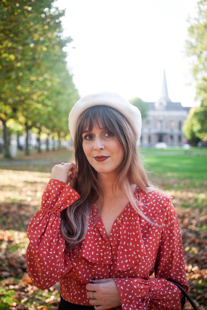 vintage fall outfit in beret and ruffled blouse