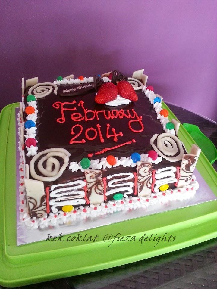 KEK COKLAT (topping sos coklat & pelbagai deco)