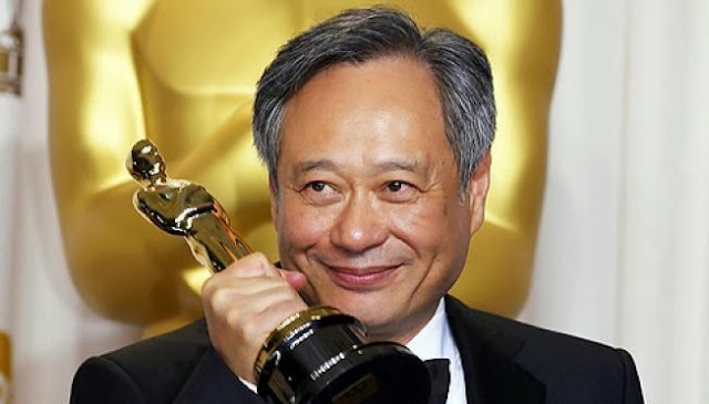 Ang Lee recogiendo el Oscar