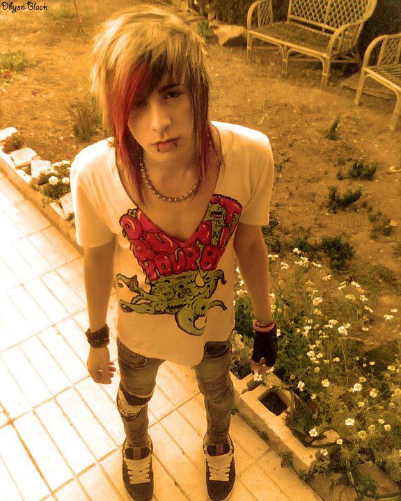 я нефр песня. тайна коко. баста 2007. назима певица. Coldah фото.