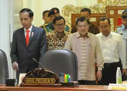 Presiden Jokowi dan Wapres Jusuf Kalla ratas