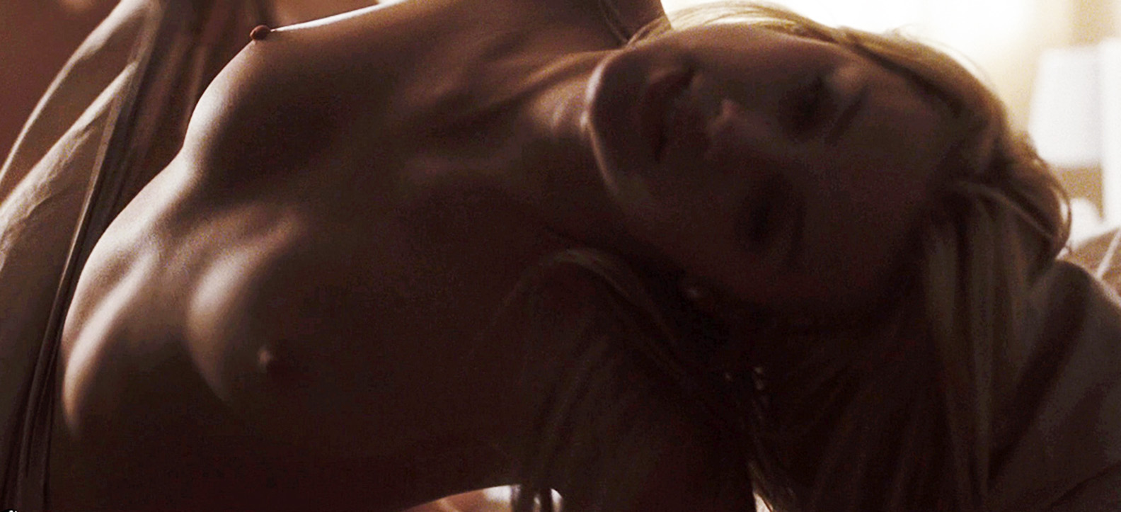 Amber Heard Is Back With Smokin Hot Titties
