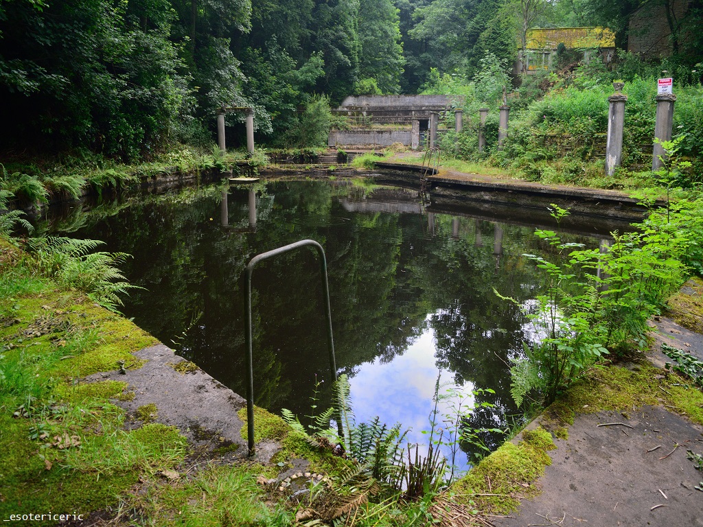 Esoteric Eric In Accordance with Ordinance Park Hall Pool, Little