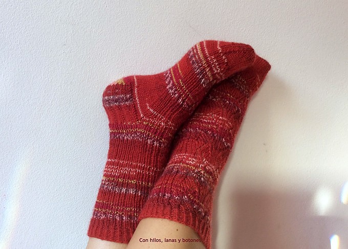 Con hilos, lanas y botones: Calcetines Azurean