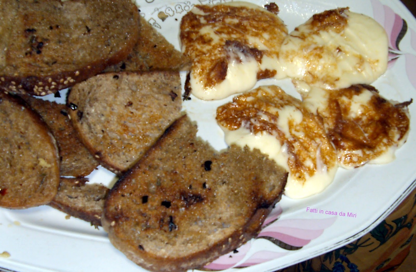 il ricettario di Miri: Pane in galluccio e scamorza alla piastra(ricetta  abruzzese)