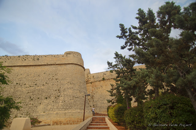 Ibiza, murallas de Dalt Vila, por El Guisante Verde Project