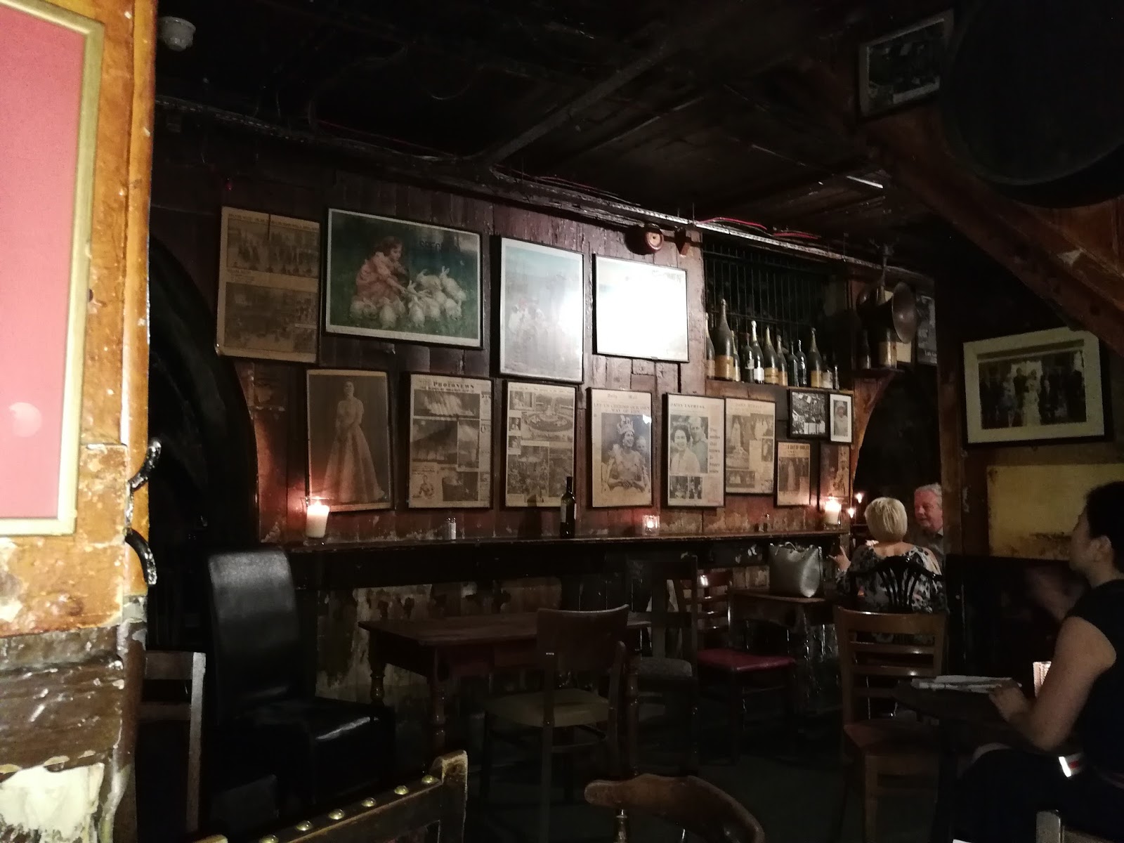 Anna, Look! Bar review GORDON'S WINE BAR (Embankment)