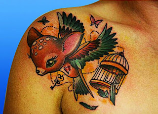 tatuaje cu lipici,