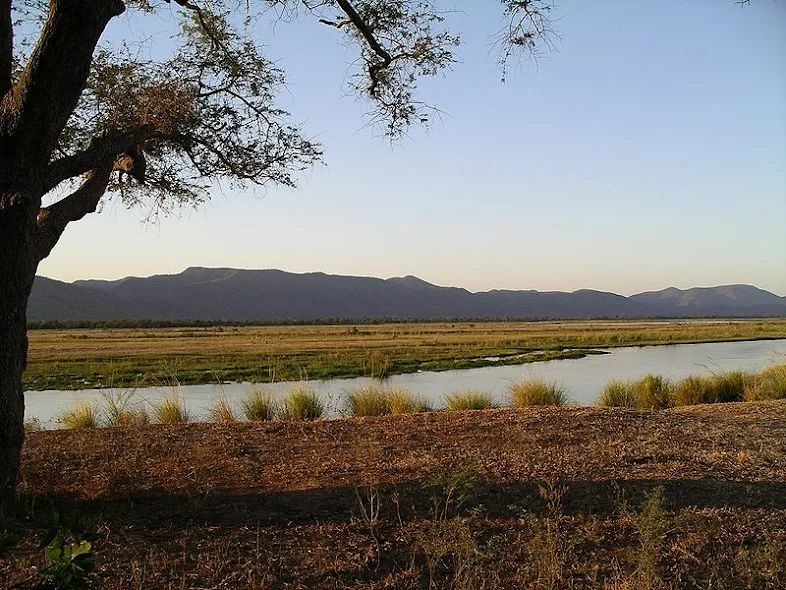 Sungai Zambezi di Taman Nasional Mana Pools