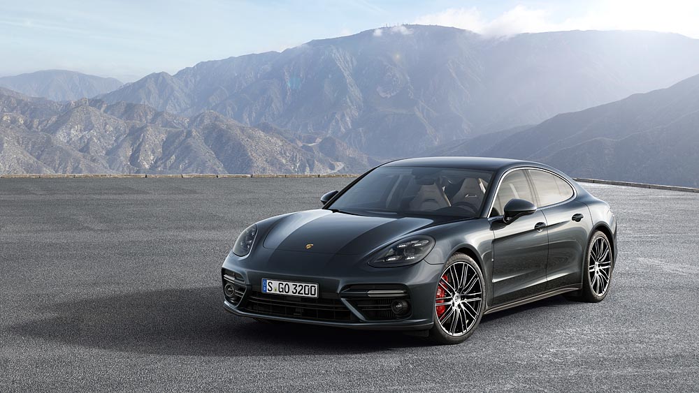 4door new Porsche Panamera Turbo 2017 pics and images expensive cars