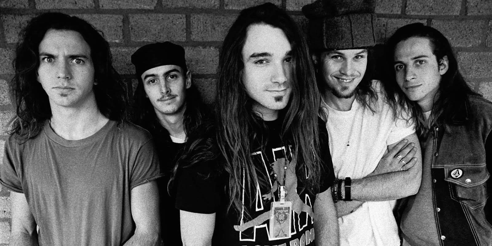 Evan Loring Blogger Pearl Jam's Drummers Invited to Rock And Roll
